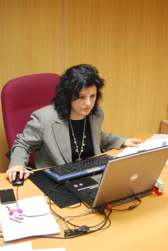 Anna Maria Madrid al seu despatx